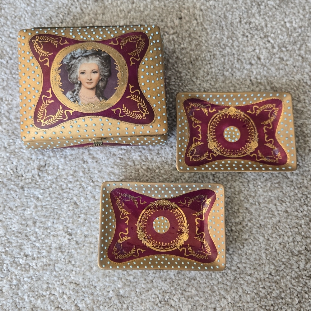 Vintange Cameo Trinket Box And  Decorative Tray Set